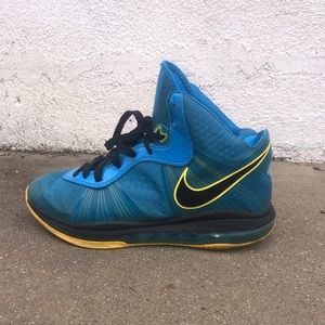 Nike Lebron 8 V/2 'Entourage'